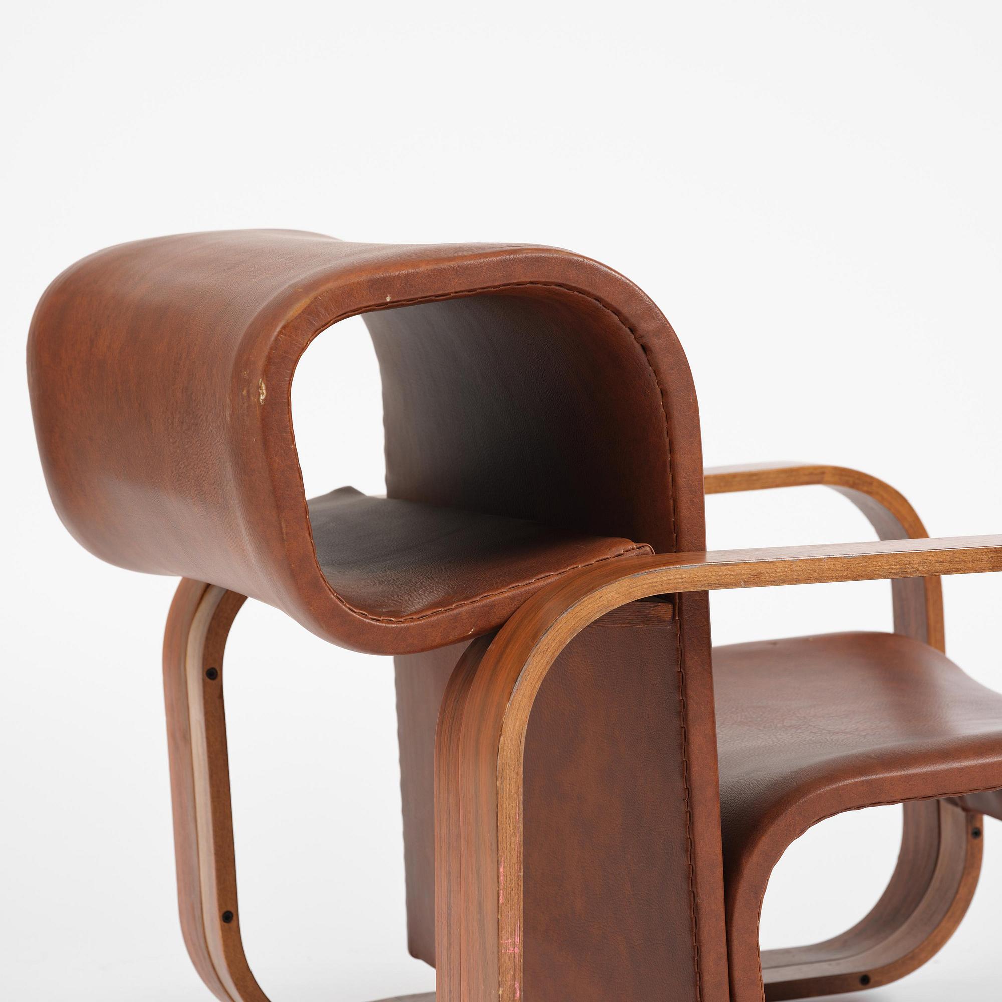 Jan Bocan, fåtöljer, ett par, Thonet, utförda för Tjeckoslovakiska ambassaden, Stockholm, 1972.