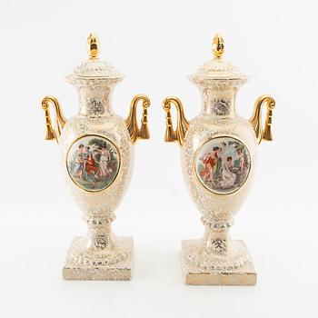 Uppsatsurnor 4 st England 1900-talets första hälft porslin.