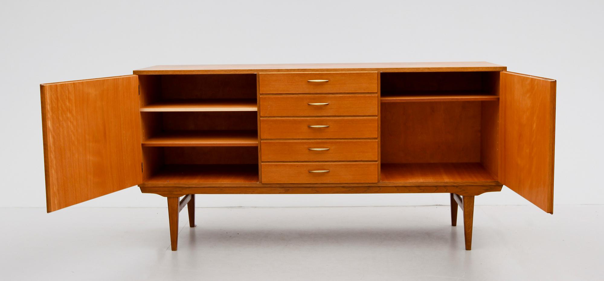 SIDEBOARD, 1960-tal.