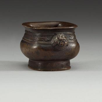 A miniature bronze censer, Qing dynasty (1644-1912), with Xuande six character mark.