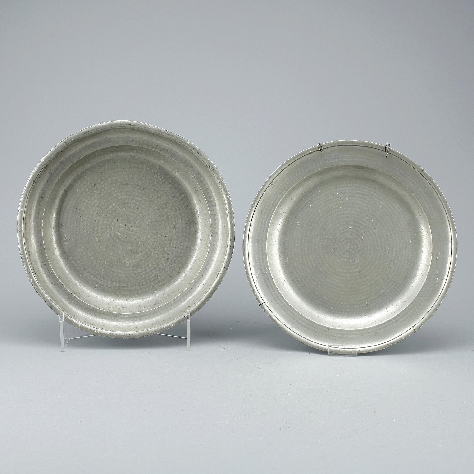 FAT, 2 st, tenn, otydliga mästarstämplar, 1800-tal.