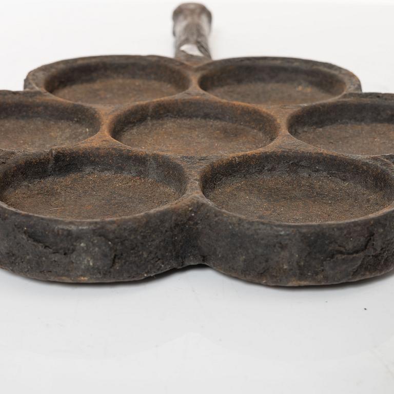 Plättjärn, två stycken, Sverige, 1700- / 1800-tal.