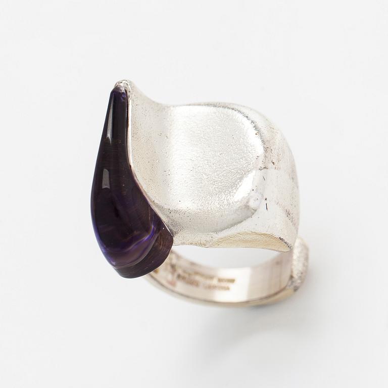 Björn Weckström, a sterling silver 'Darina's Tear' ring with acrylic. Lapponia 1974.