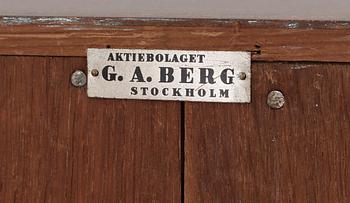 SKÅP, G A Berg, Stockholm, 1940-tal.