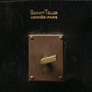 VÄSKA, "Haut à Courroies", Hermès.