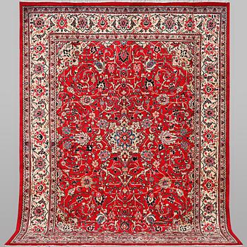A carpet, Mahal, ca 372 x 248 cm.