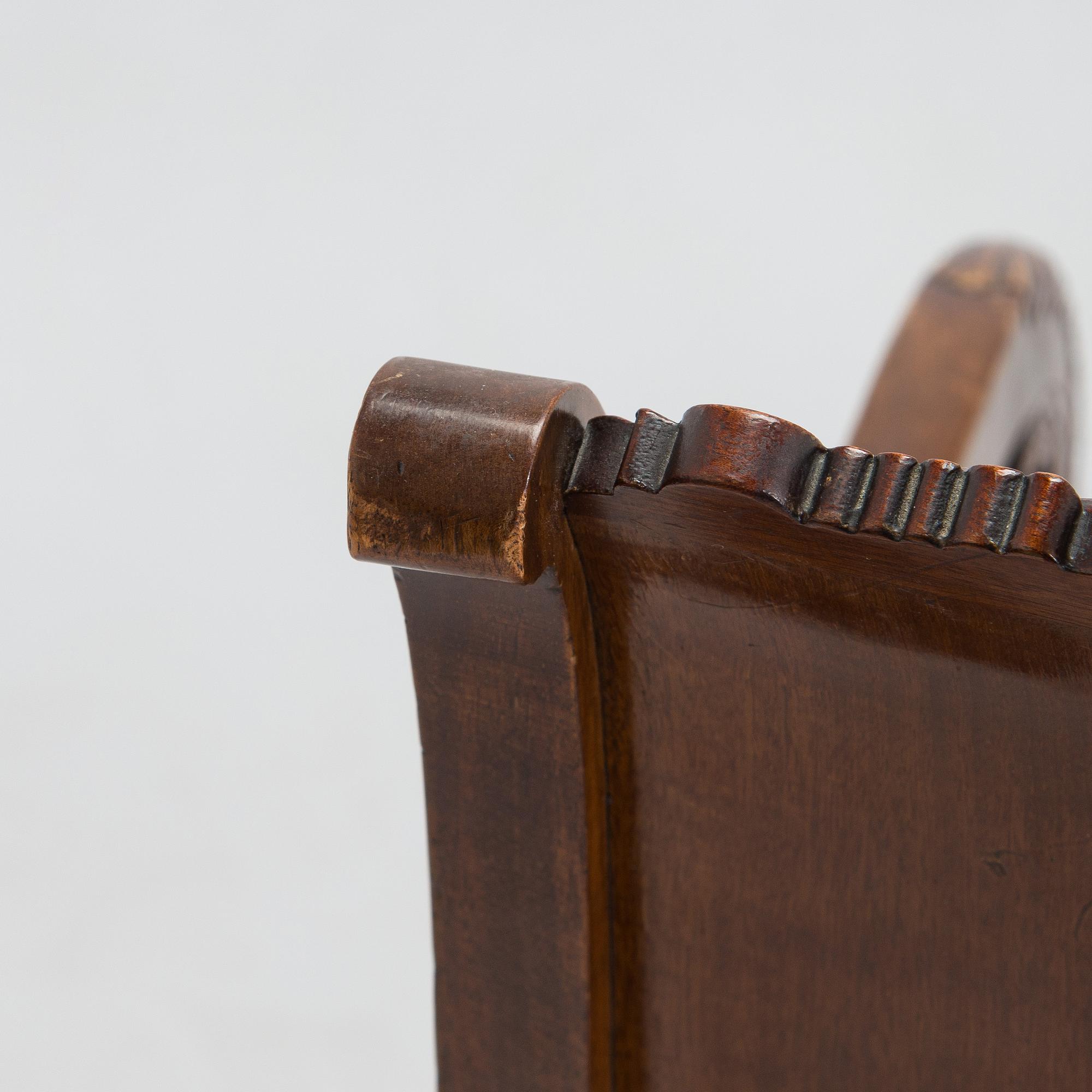 Karmstolar, ett par, biedermeierstil, 1920-30-tal.