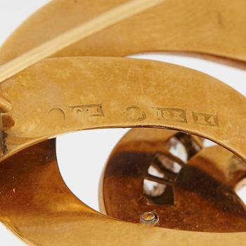 G Möllenborg brosch 18K guld med gammalslipade diamanter och med blå emalj.
