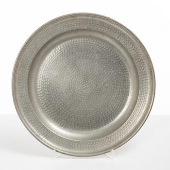 Eric Pettersson Krietz (master in Stockholm 1753-1795), a pewter charger, Stockholm.