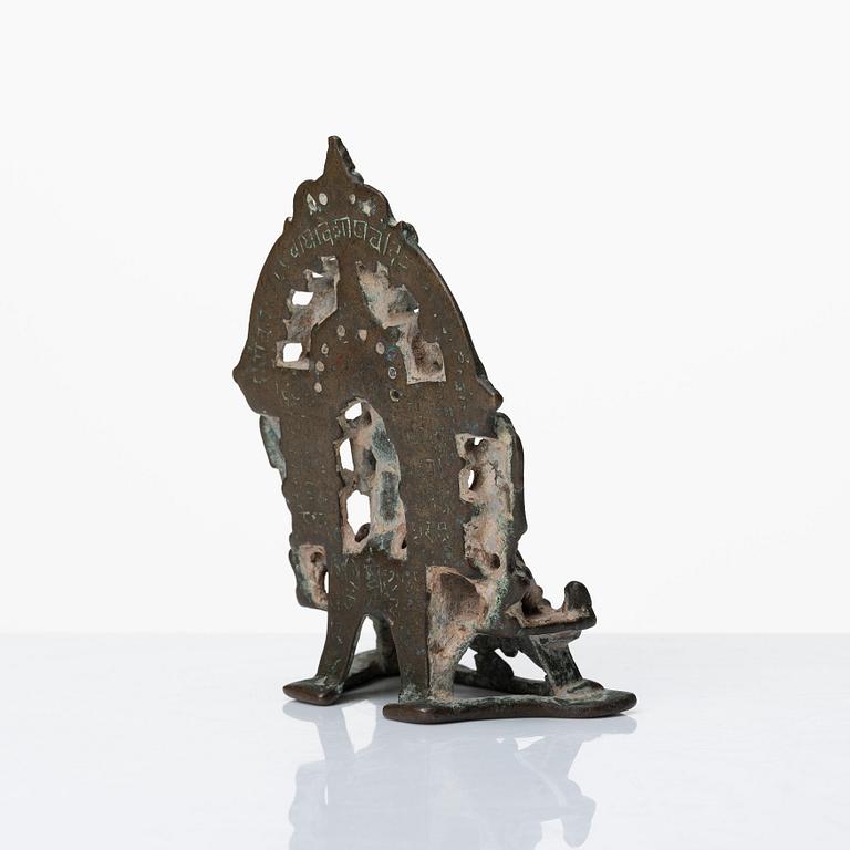 Skulptur, altare. Jain, Indien, kopparlegering med silverinläggningar 13/1400-tal eller äldre.