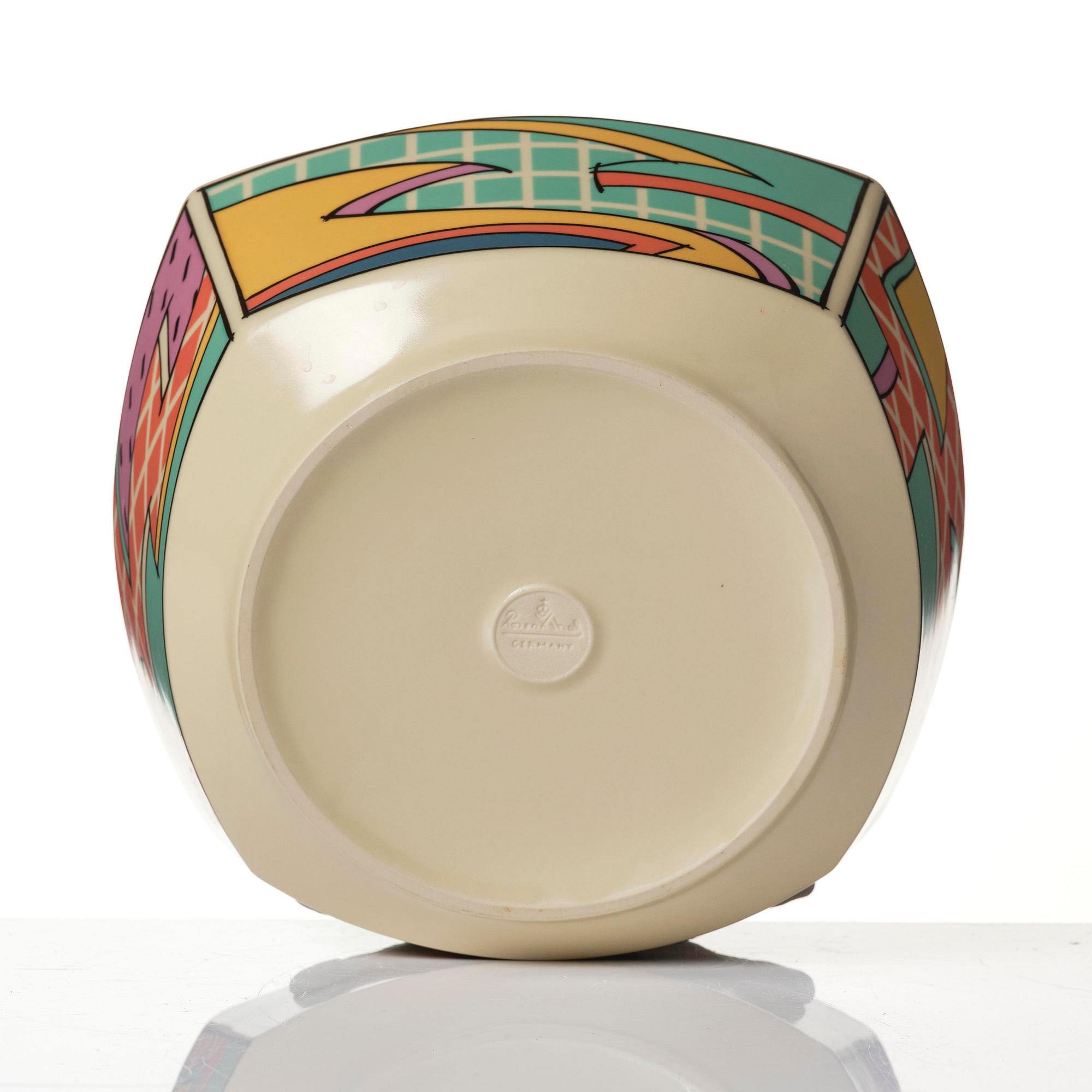 Dorothy Hafner, a 47-piece "Flash" ceramic dinner service, Rosenthal, Germany, post 1984.