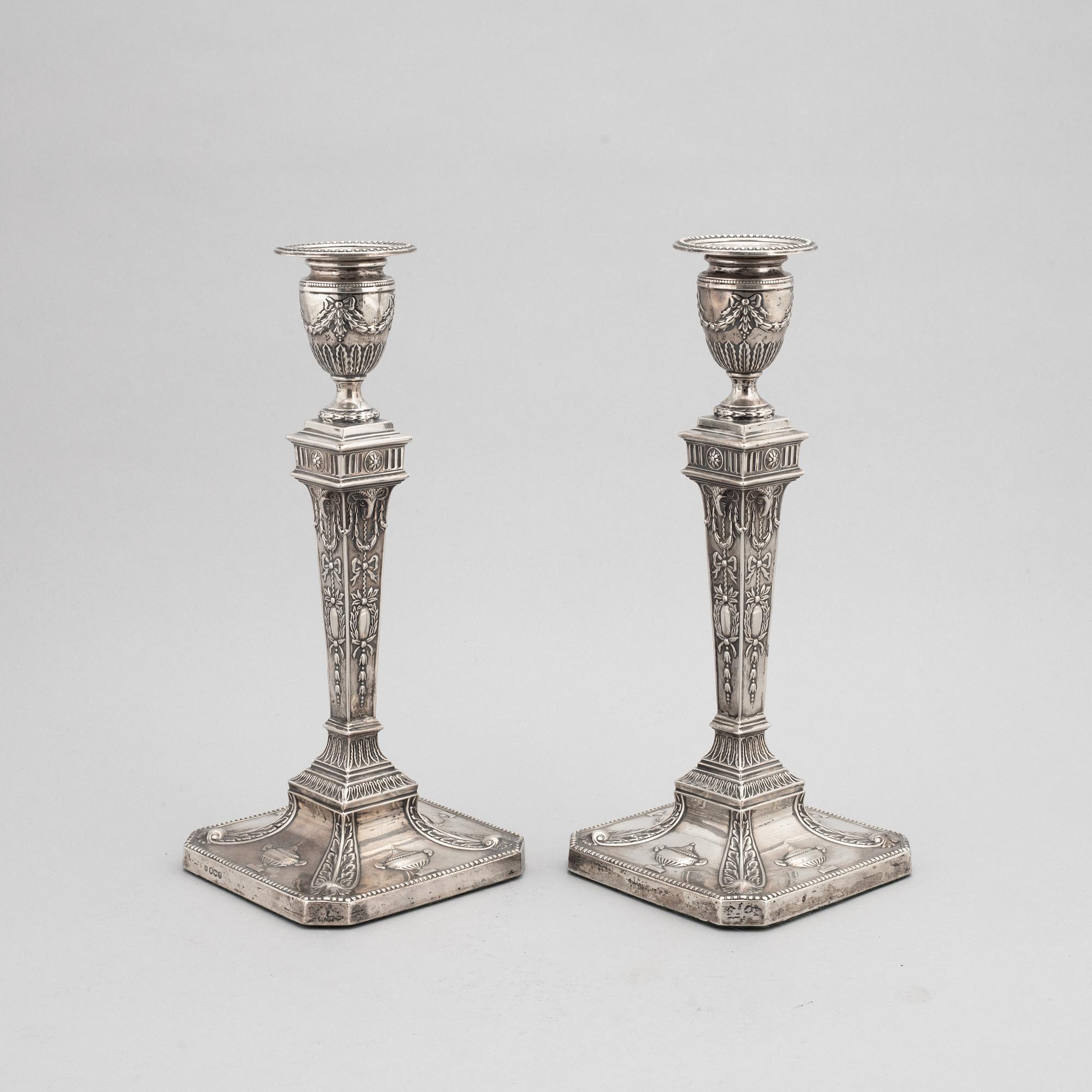 Ljusstakar, ett par, silver, Georg III-stil, James Deakin & Sons (1882-1932), Sheffield, England.