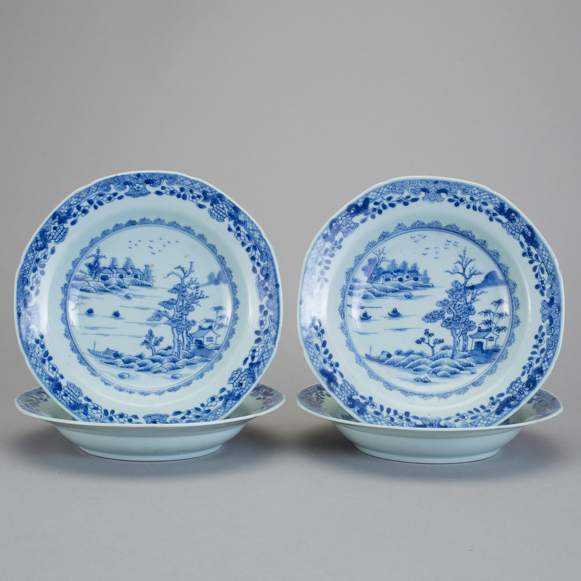 TALLRIKAR, 4 stycken snarlika, porslin, Kina, 1700-tal.