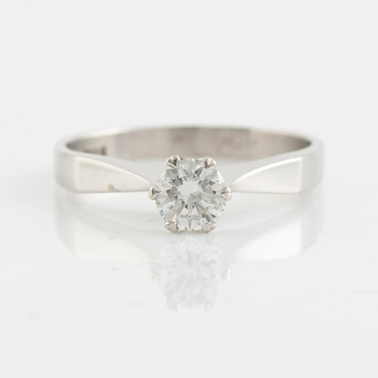 0,45 ct brilliant cut diamond solitaire ring.