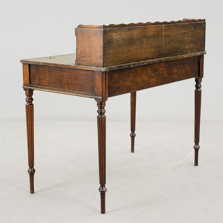 SKRIVBORD, engelsk stil, 1900-tal.