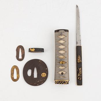 A mei tanto. Echizen  Kanenori (越前住兼則). In shirasaya with koshirae.