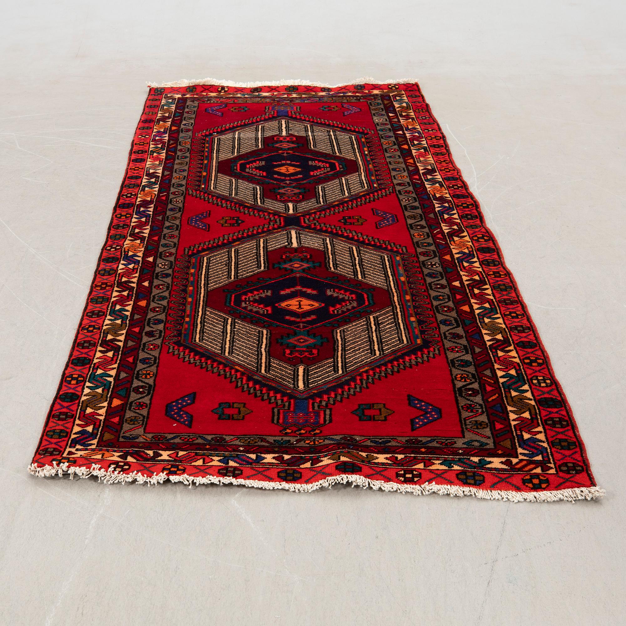 Matta, Sarab, ca 288 x 120 cm.