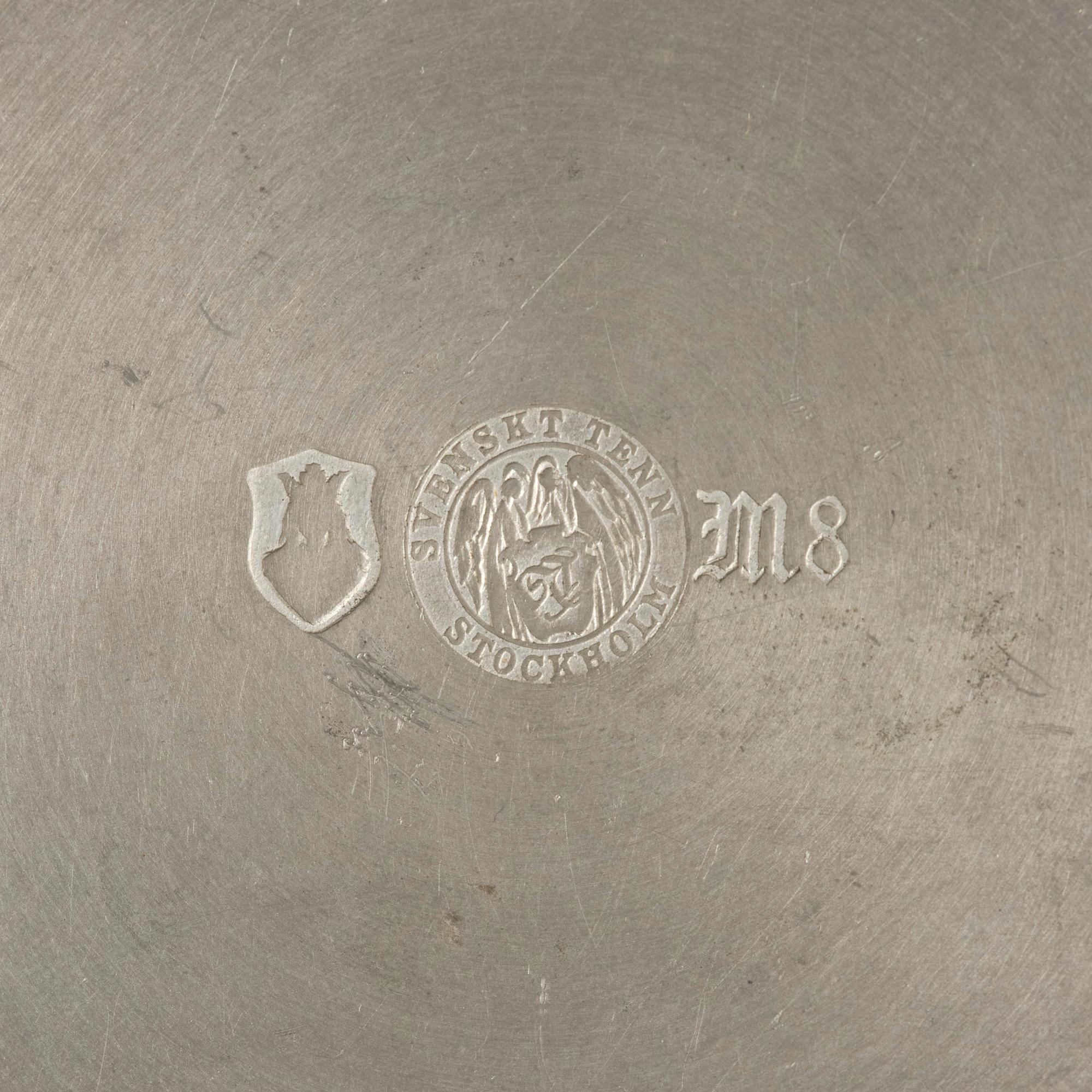 Firma Svenskt Tenn, a lidded pewter box, Stockholm, 1938.