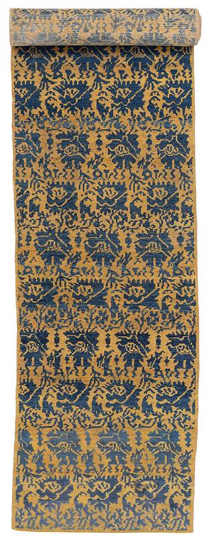 An antique Hamadan runner, Northwest Persia (Iran), c. 407 x 65 cm.