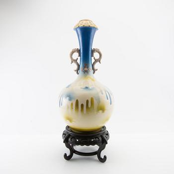 Vase, Satsuma. Japan, early 20th century.