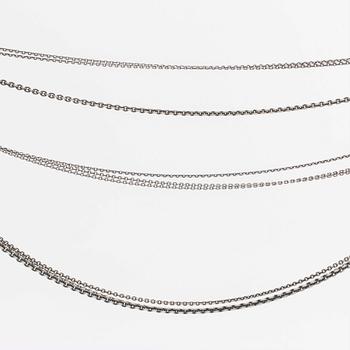 LYNGGAARD 2 tre-radiga collier samt textil-band med silveravslutning.