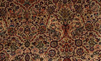 A carpet, semi-antique Kashan, ca 422 x 321 cm.