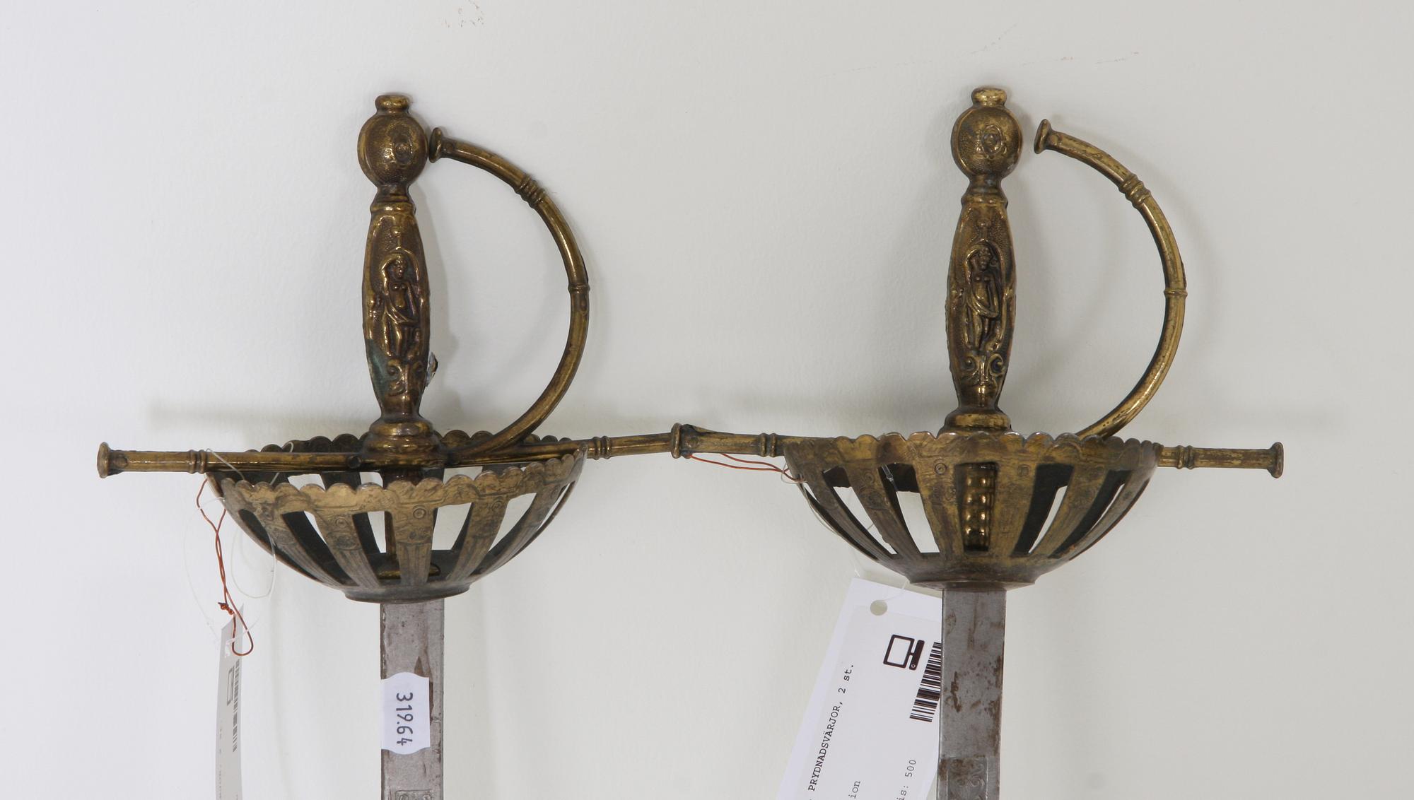 PRYDNADSVÄRJOR, 2 st.