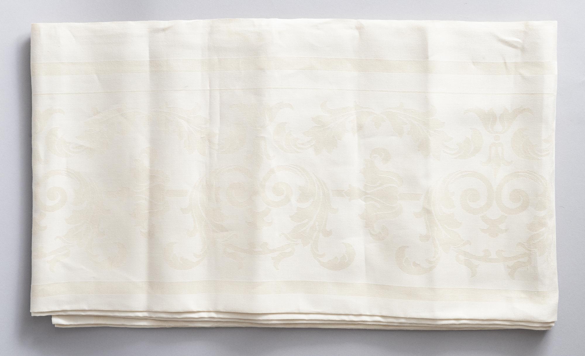 Two linnen table cloths and ten linnen napkins, Sweden, late 19th century.