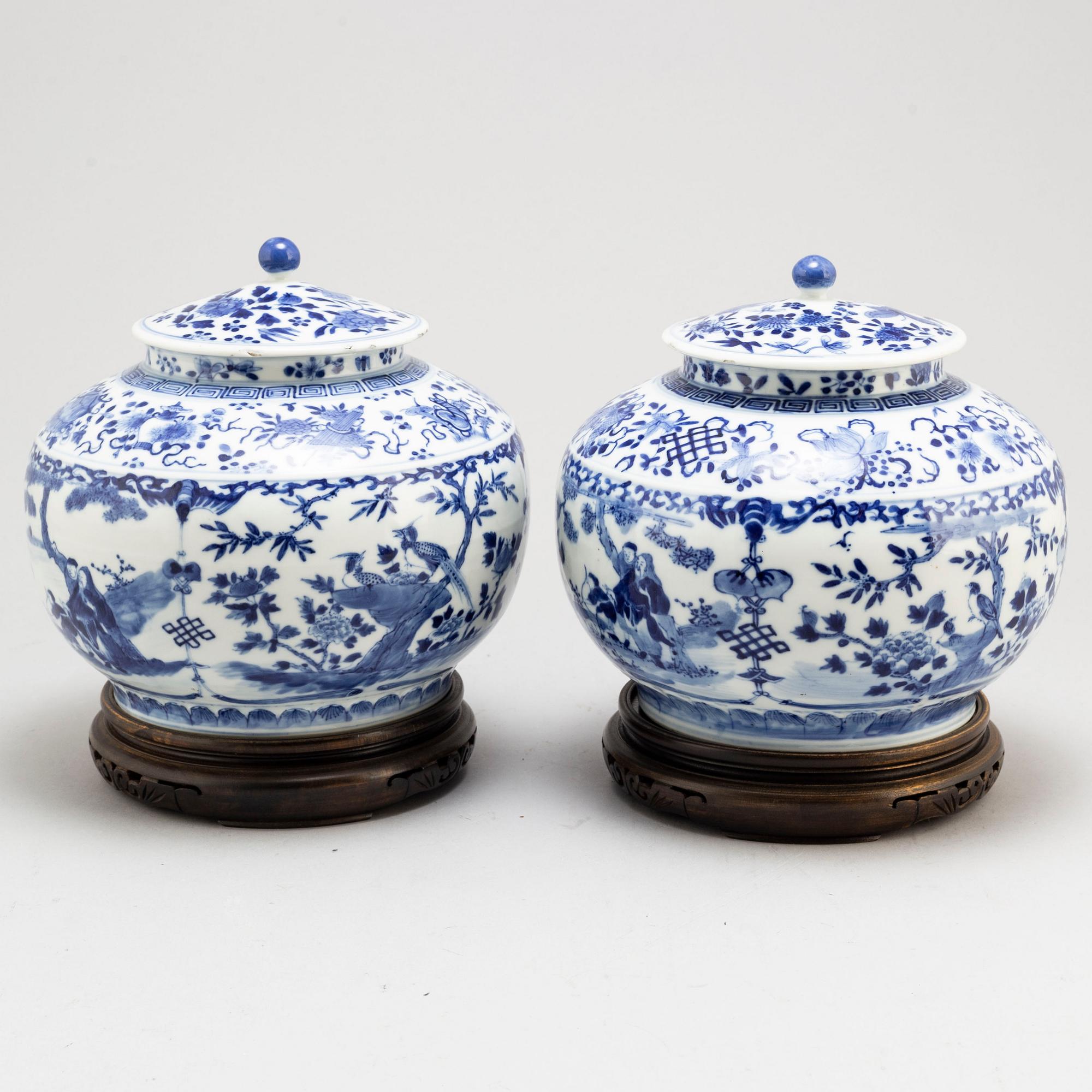 URNOR med LOCK, porslin. Qingdynastin, Guangxu (1875-1908).