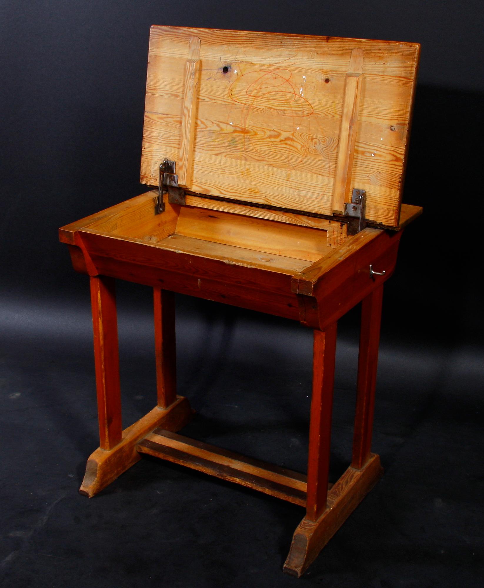 SKOLBÄNK, 1900-talets första hälft.