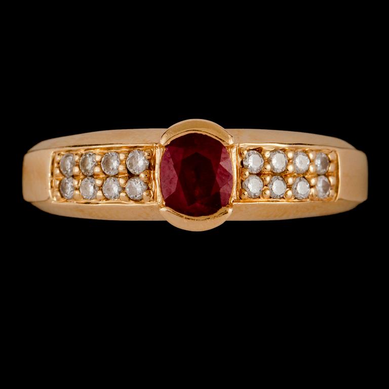 RING, 18k guld med 16 briljantslipade diamanter, 0.15 ct samt  fasettslipad rubin, Iduna AB, 2000-tal. Vikt 4 g.