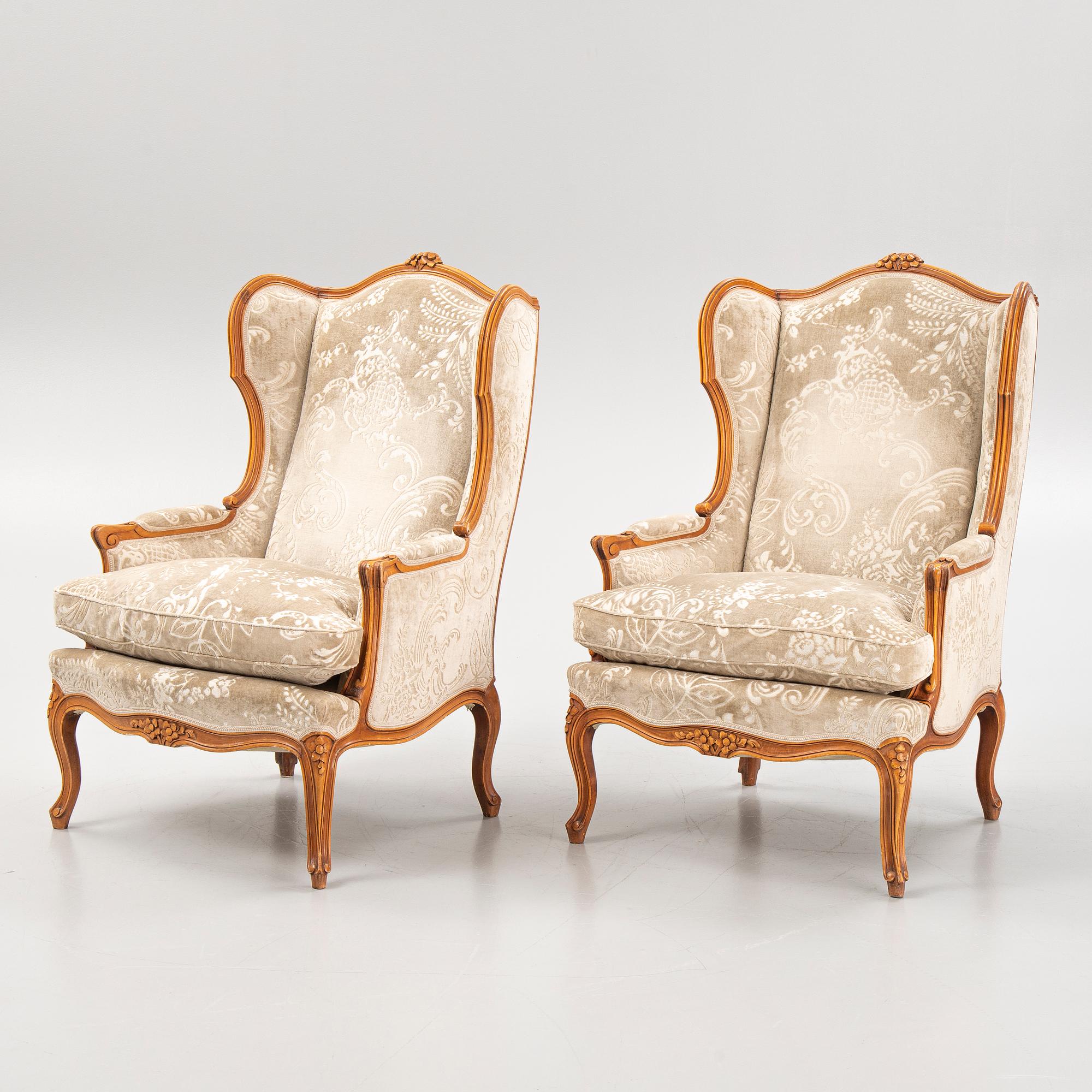 Fåtöljer, ett par, rokokostil, 1900-talets första hälft.