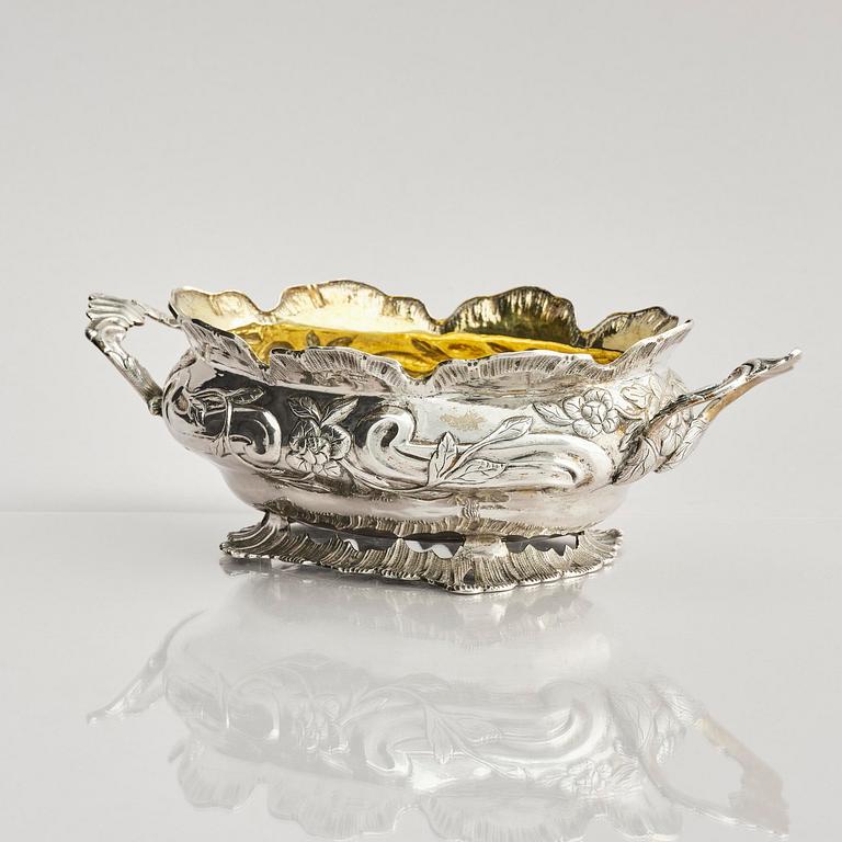 A Prussian 18th century parcel-gilt silver monteith bowl, mark of Gottfried Nöffel (Neffel), Königsberg, Prussia 1771.