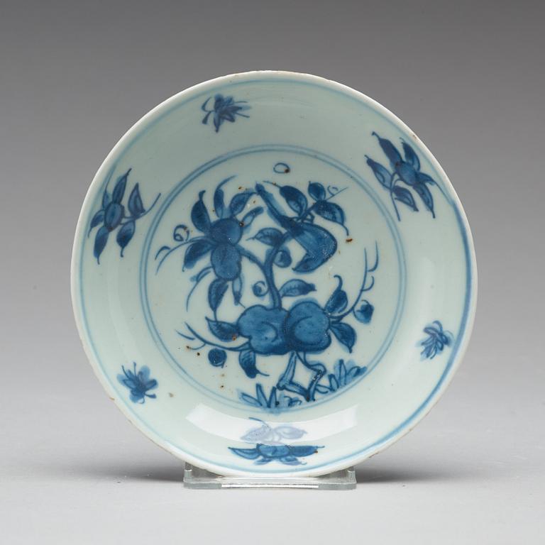 A set of 10 (9+1) blue and white dishes, Ming dynasty, Tianqi/Chongzhen.