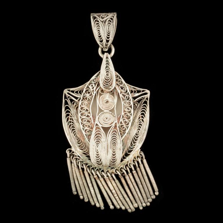 HÄNGE, silver, filigranarbete, foto. Vikt ca 13 g.