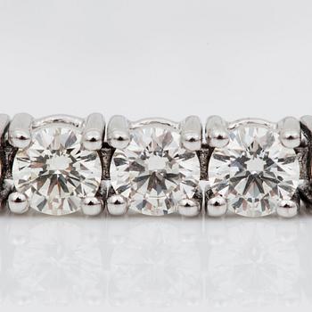 A brilliant-cut diamond bracelet, 7.98 cts in total.