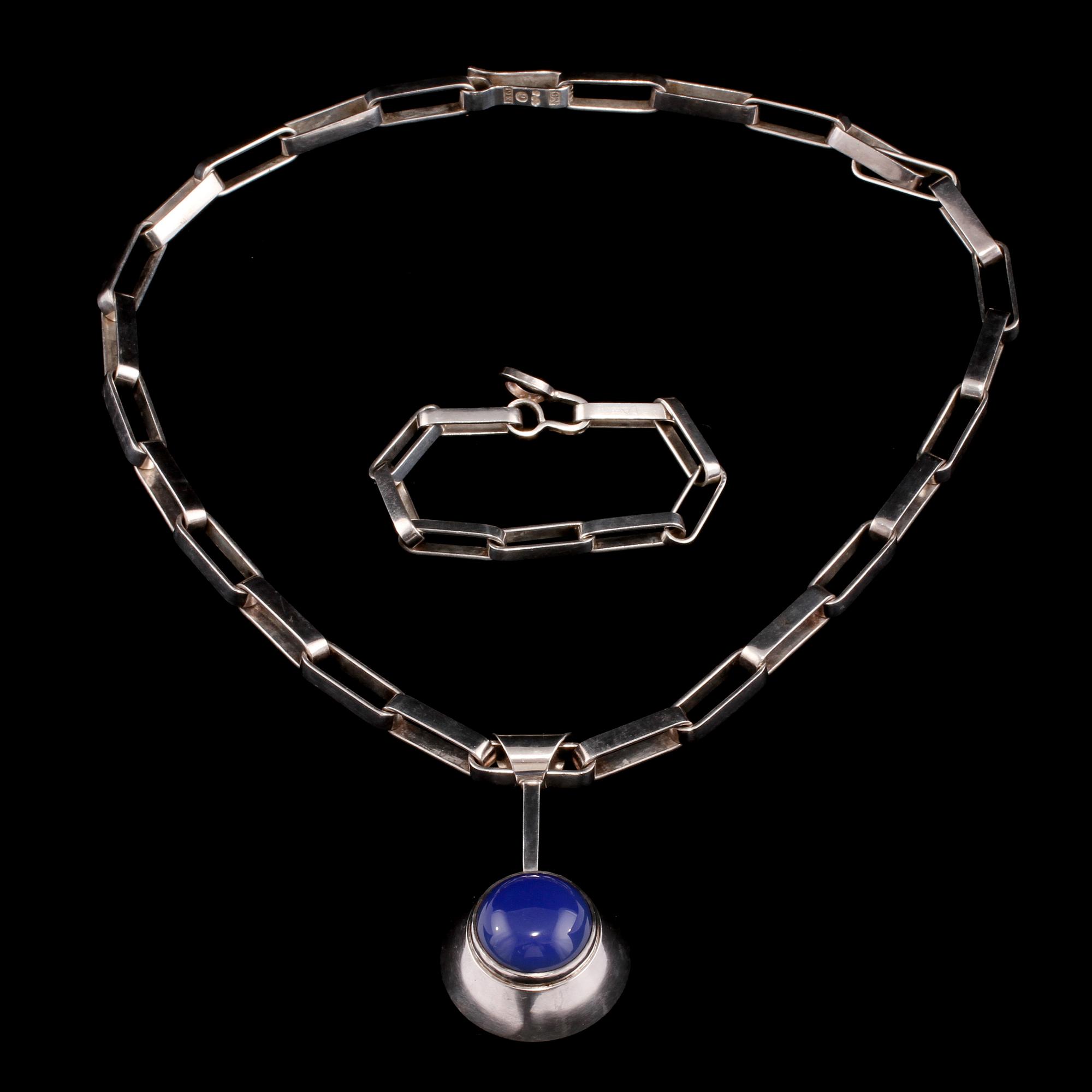 COLLIER SAMT ARMLÄNK, silver, Cecilia och Karl-Ingemar Johansson, Göteborg. Vikt 174 g.