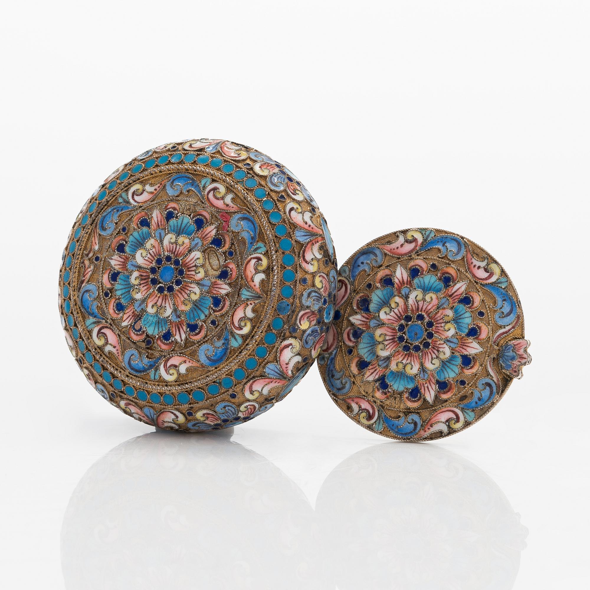 A gilt silver cloisonné enamel pill box, maker's mark of D. Nikitin, Moscow 1908-17.