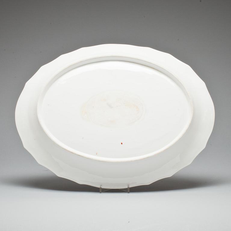 SERVERINGSFAT, porslin, "Sachsisk blomst", Royal Copenhagen. Omkring 1900.