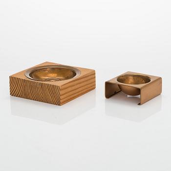 Tapio Wirkkala, two 1970s ashtrays manufactured by Kultakeskus Hämeenlinna.