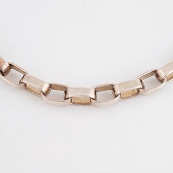 SVEN ERIK HÖGBERG a silver necklace.