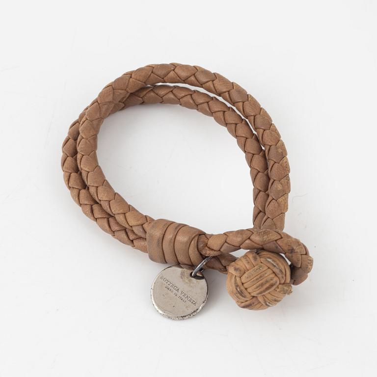 Bottega Veneta, armband samt plånbok.