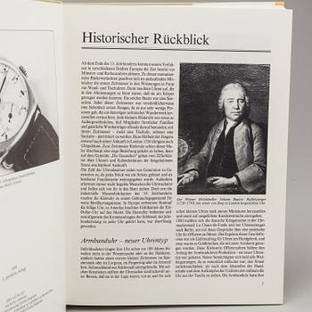 A set of 5 watch books.