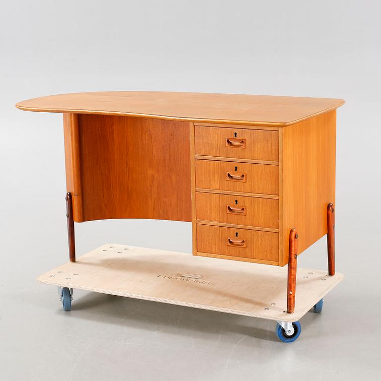 A 1950/60s desk.