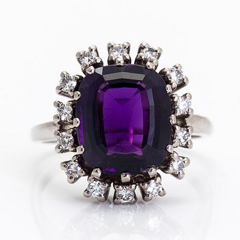 Ring, 18K white gold, with an amethyst and diamonds. Import marked A.Tillander, Helsinki 1972.