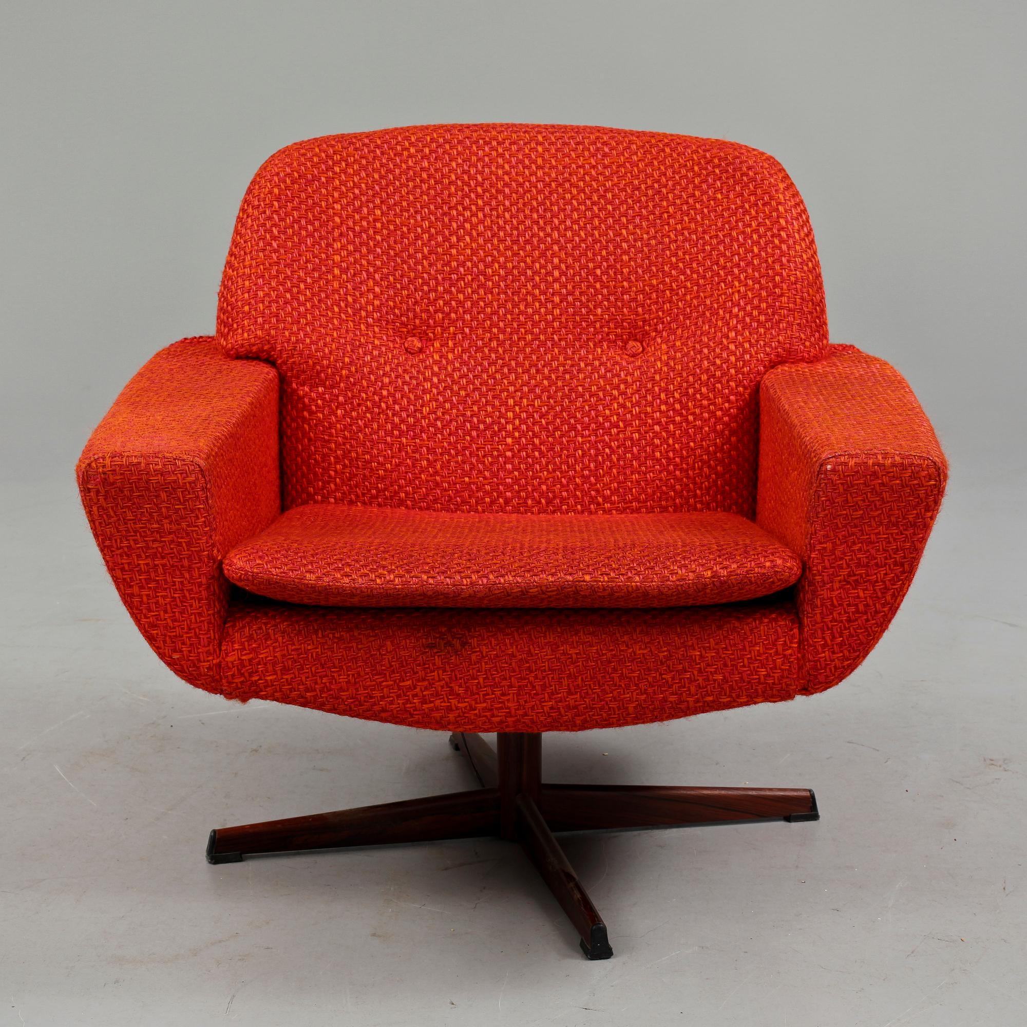 SOFFA samt FÅTÖLJ, Johannes Andersen, Trensum, 1900-talets andra hälft.