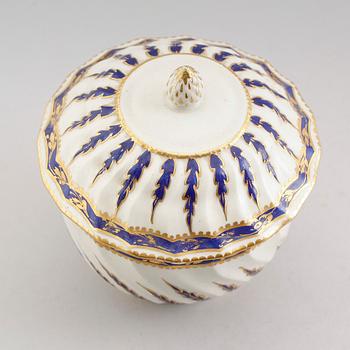 LOCKSKÅL, porslin, Derby, England, 1700-talets andra hälft.