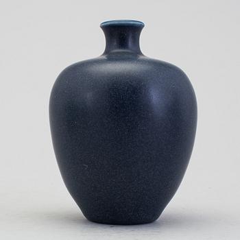 ERICH OCH INGRID TRILLER, vas, stengods, Tobo, 1900-talets tredje kvartal.