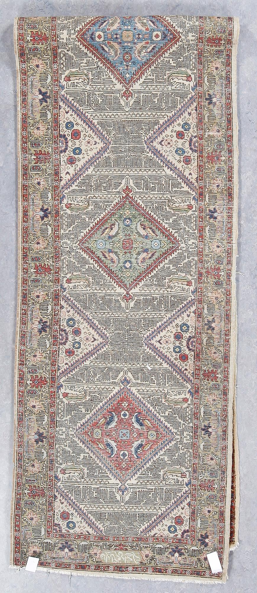 GALLERIMATTA, old Täbris sannolikt. Ca 479 x 95 cm.