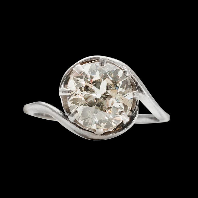 SORMUS, platinaa, vanhahiontainen timantti n. 2.5 ct. vivahtava/I. Koko 17. Paino 5,8 g.